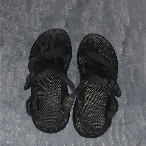 Chaco Shoes - Black thick strap Chacos